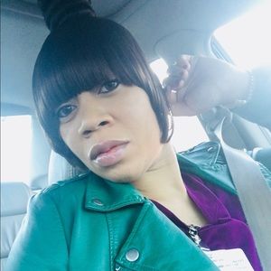 Meet your Posher, Valerie